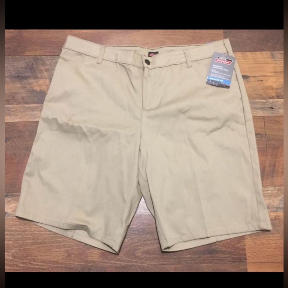 New Dickies women  stretch twill khaki shorts